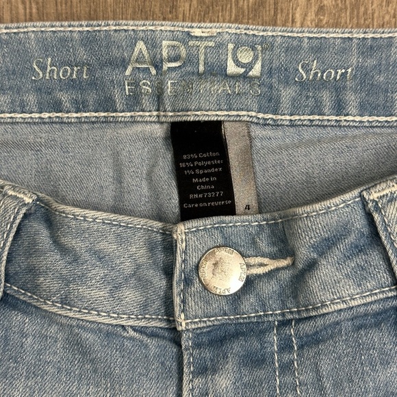 Women’s Apt. 9 4 Small Denim Shorts Jeans Light Washed Navy Blue Rolled Hem - Picture 6 of 8